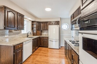 4701 Lawn Ave in Western Springs, IL - Foto de edificio - Building Photo
