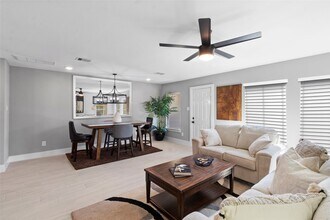 9946 Lanewell St in Houston, TX - Building Photo - Building Photo