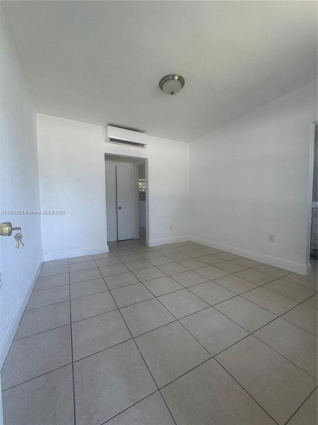 1590 NW 56th St in Miami, FL - Building Photo - Building Photo