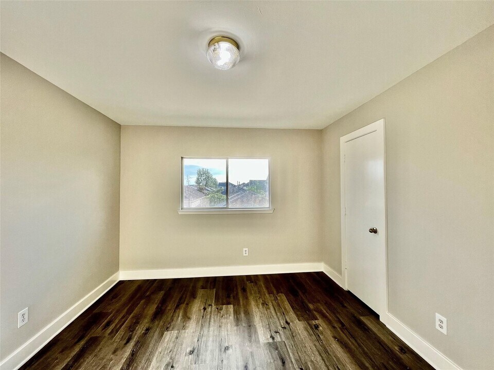 1511 Nichole Woods Dr in Houston, TX - Foto de edificio