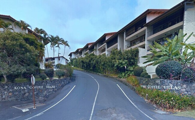 79-7199 Mamalahoa Hwy, Unit 215 in Holualoa, HI - Foto de edificio - Building Photo