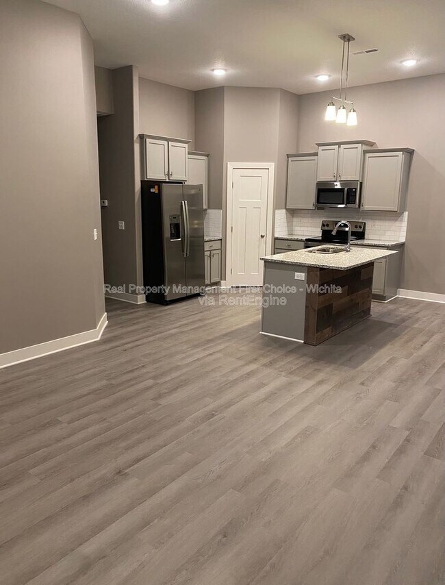 3318 W 45th St S in Wichita, KS - Building Photo - Building Photo