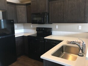 1547 SW 36th Loop in Redmond, OR - Foto de edificio - Building Photo