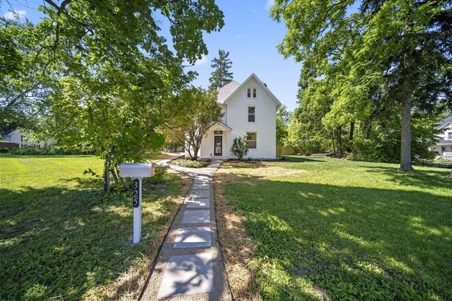 property at 325 W William St