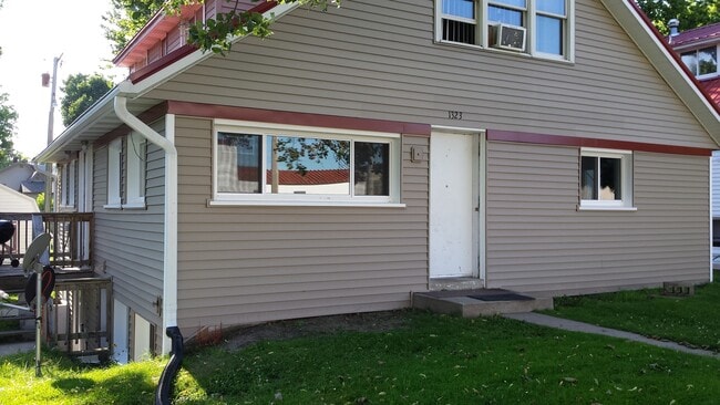 property at 1323 S 9th St