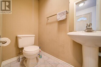 29 Moorehouse Dr in Toronto, ON - Building Photo - Building Photo