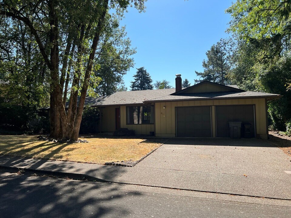 834 NW Chipmunk Pl in Corvallis, OR - Building Photo