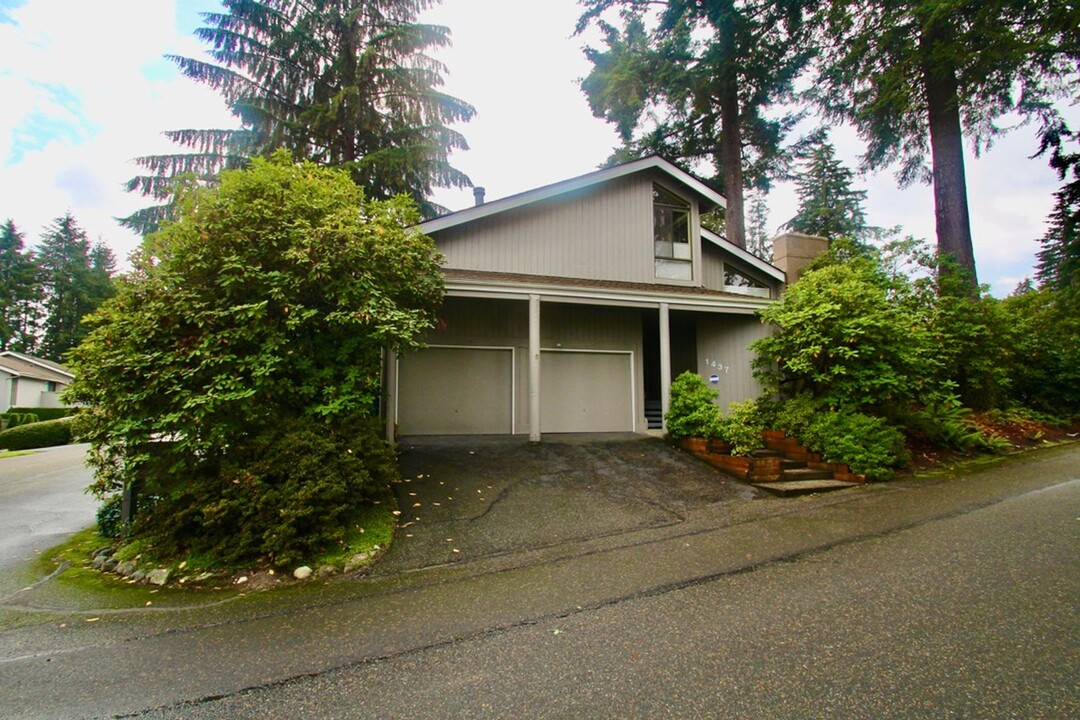 1437 170th Pl NE in Bellevue, WA - Foto de edificio