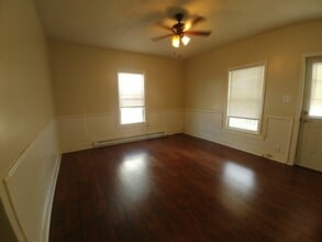5996 Seneca Trail S, Unit Apt. 2 in Ronceverte, WV - Foto de edificio - Building Photo
