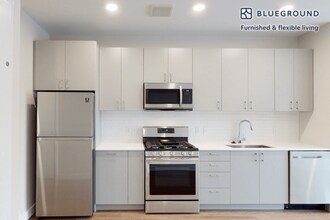 290 Mishawum Rd in Woburn, MA - Building Photo - Building Photo