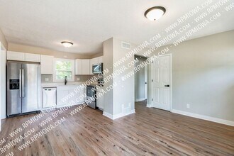 1533 Ridgewood Ave in Ames, IA - Building Photo - Building Photo