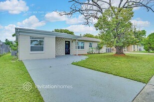 4033 Castlegate Dr in Orlando, FL - Building Photo