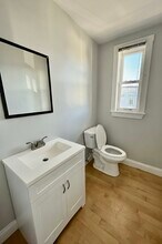 1085 Dorchester Ave, Unit 2 in Boston, MA - Foto de edificio - Building Photo