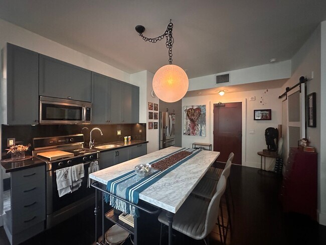 460 S Spring St in Los Angeles, CA - Building Photo - Building Photo