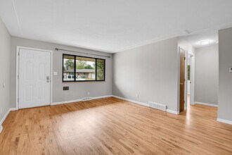 7220 W Arkansas Ave in Lakewood, CO - Building Photo - Building Photo