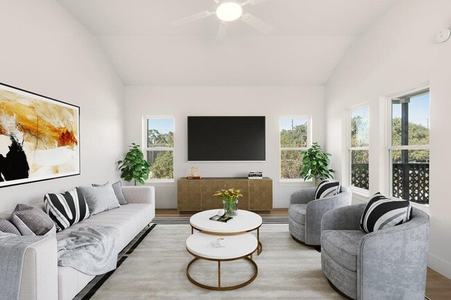 property at 814 W Mary St