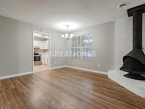 421 Kingshead Ct in Irmo, SC - Foto de edificio - Building Photo