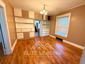 1242 SW Wayne Ave in Topeka, KS - Building Photo - Building Photo