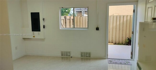 14552 SW 158th Ct in Miami, FL - Building Photo - Building Photo
