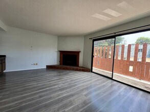 5070 Kester Ave in Los Angeles, CA - Building Photo - Building Photo