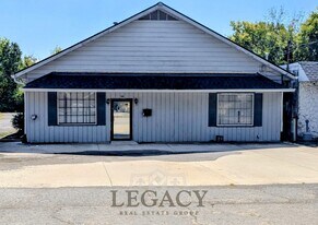 144 Volunteer Dr in Hendersonville, TN - Building Photo