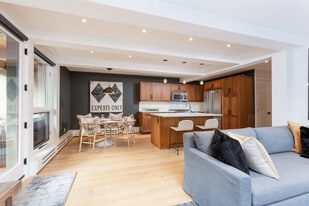 600 E Main St in Aspen, CO - Building Photo