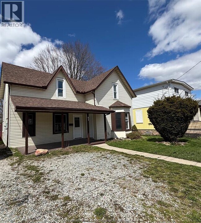 61 Park Ave W in Chatham, ON - Building Photo