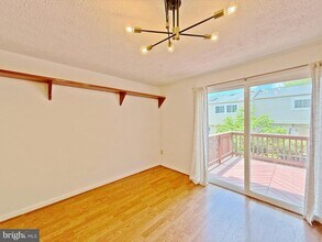 201 Curry Ford Ln in Gaithersburg, MD - Building Photo - Building Photo