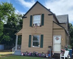 1512 Lexington Ave in Lorain, OH - Building Photo