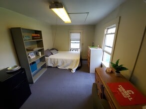 210 Dryden Rd in Ithaca, NY - Foto de edificio - Building Photo