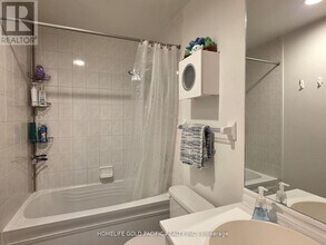 410 Queens Quay W in Toronto, ON - Building Photo - Building Photo