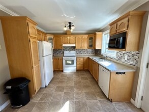 18 Sorrel Dr in St John's, NL - Building Photo - Building Photo