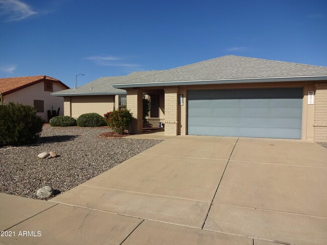 13722 W Gable Hill Dr in Sun City West, AZ - Building Photo - Building Photo