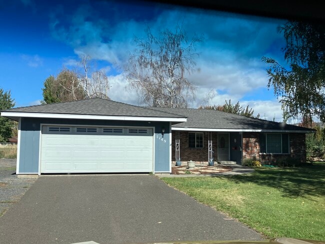 property at 5149 Sumac Ave