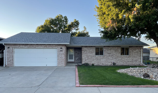 property at 209 E Chestnut St