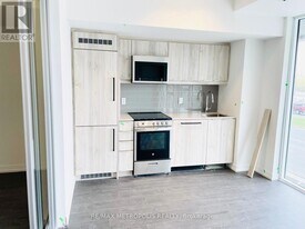 2203 Kingston Rd in Toronto, ON - Building Photo