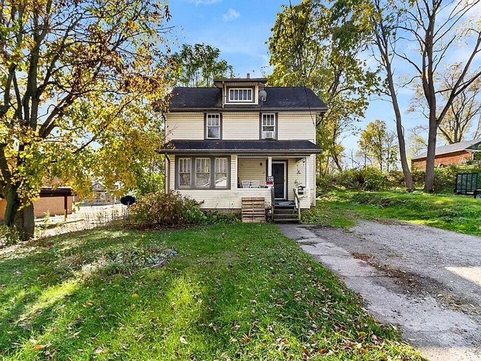 382 Orange St in Mansfield, OH - Building Photo