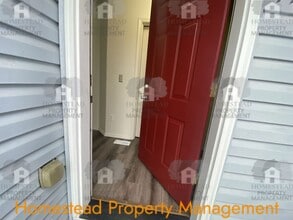 1439-1441 Falcon Loop in Independence, OR - Building Photo - Building Photo