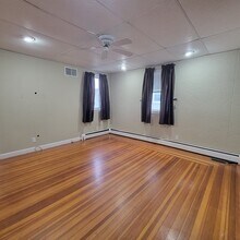 459 Medford St-Unit -1 in Malden, MA - Foto de edificio - Building Photo