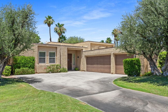 30 San Juan Dr in Rancho Mirage, CA - Foto de edificio - Building Photo