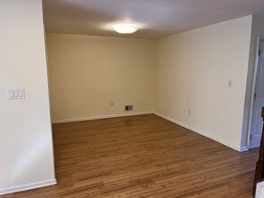 808 Pebble Creek Ct in Pennington, NJ - Building Photo - Building Photo
