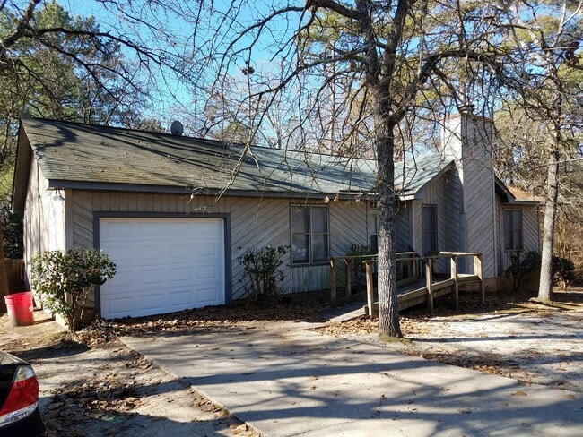 property at 47 Woodpond Ct