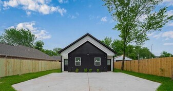 106 Armstrong St in Houston, TX - Building Photo