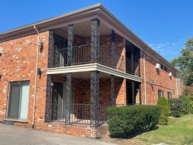 620 E Lincoln Ave, Unit 8 in Royal Oak, MI - Building Photo - Building Photo