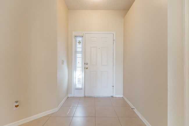 471 Chapelwood Dr in Apopka, FL - Building Photo - Building Photo