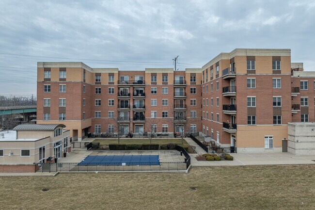 West Market Street Condominiums in Willow Springs, IL - Building Photo - Building Photo