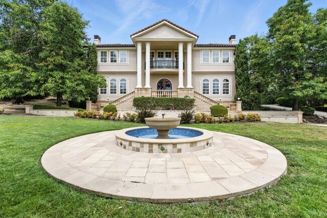 90 Broadacres Rd in Atherton, CA - Foto de edificio - Building Photo