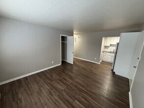 Robin's Nest Apartments in North Randall, OH - Building Photo - Building Photo