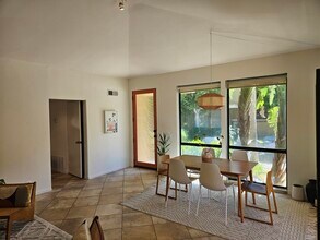2501 N Indian Canyon Dr in Palm Springs, CA - Building Photo - Building Photo
