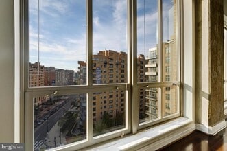 301 Massachusetts Ave NW in Washington, DC - Building Photo - Building Photo
